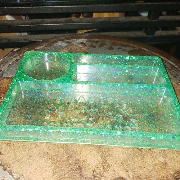 Handmade Smokers Tray w/ Organization Slots Green w/ Glitter Accents - Picture 2 of 2